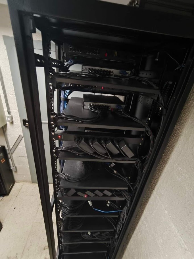 Datacenter local montado pela CS TECH com servidores seguros